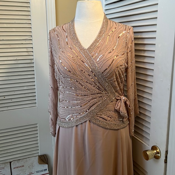 JKARA Dresses & Skirts - JKARA Evening Dress